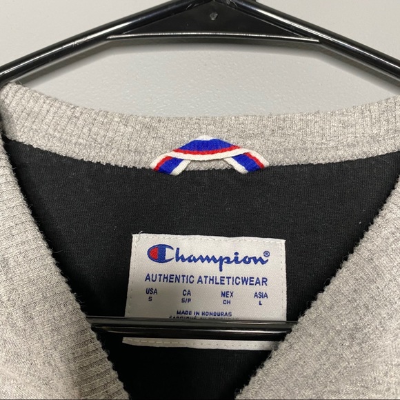 Champion crewneck size small - Picture 6 of 6
